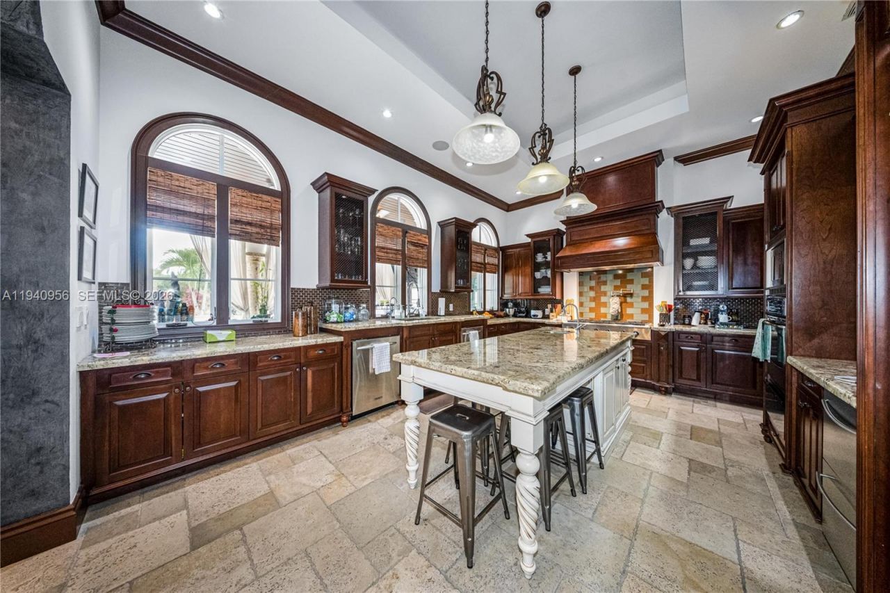 7538 SW 64th St , Miami, FL 33143 Photo