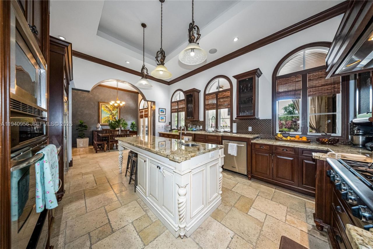 7538 SW 64th St , Miami, FL 33143 Photo