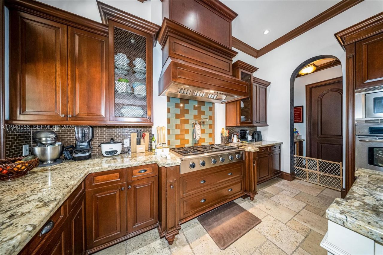 7538 SW 64th St , Miami, FL 33143 Photo