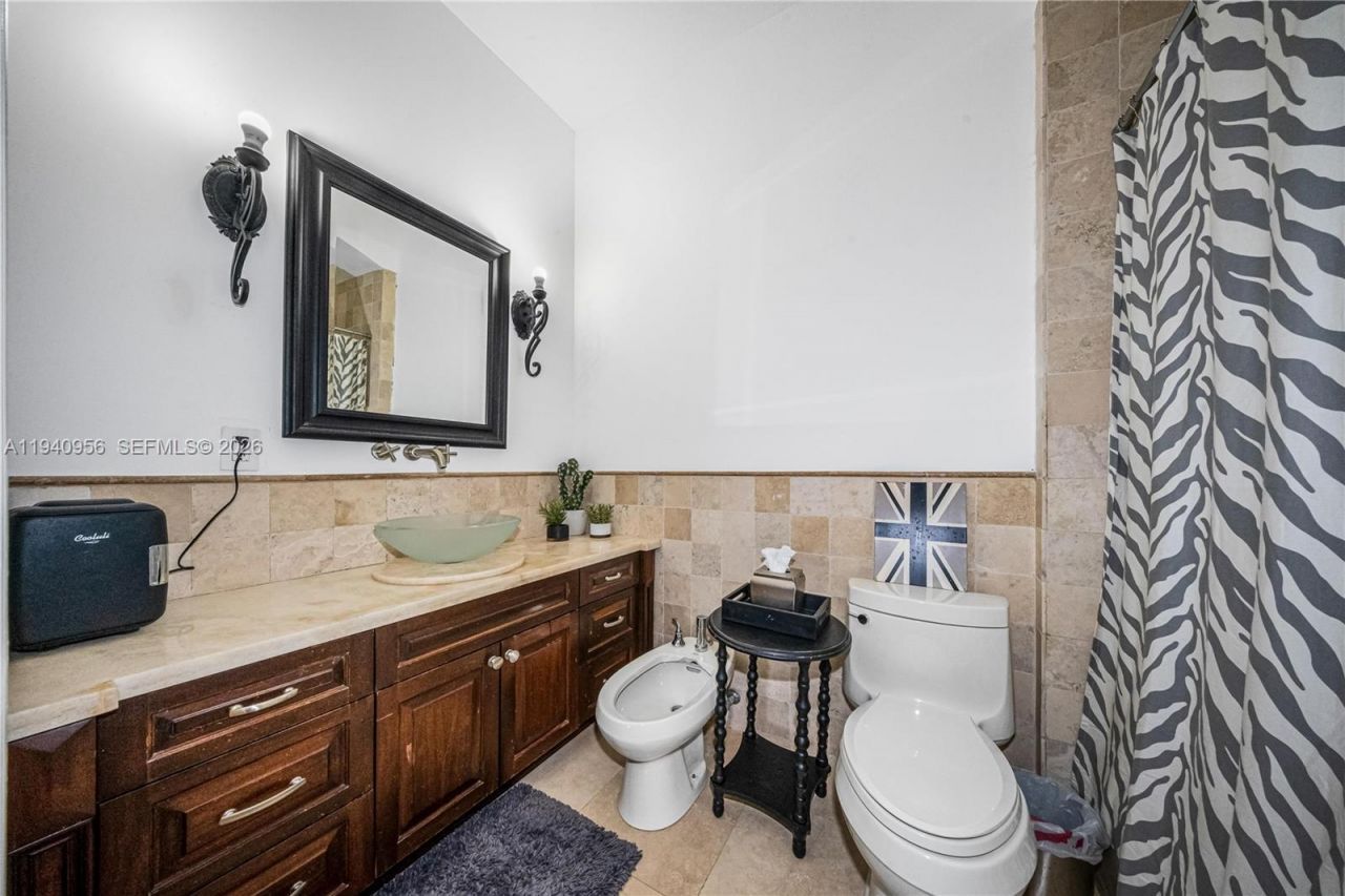 7538 SW 64th St , Miami, FL 33143 Photo