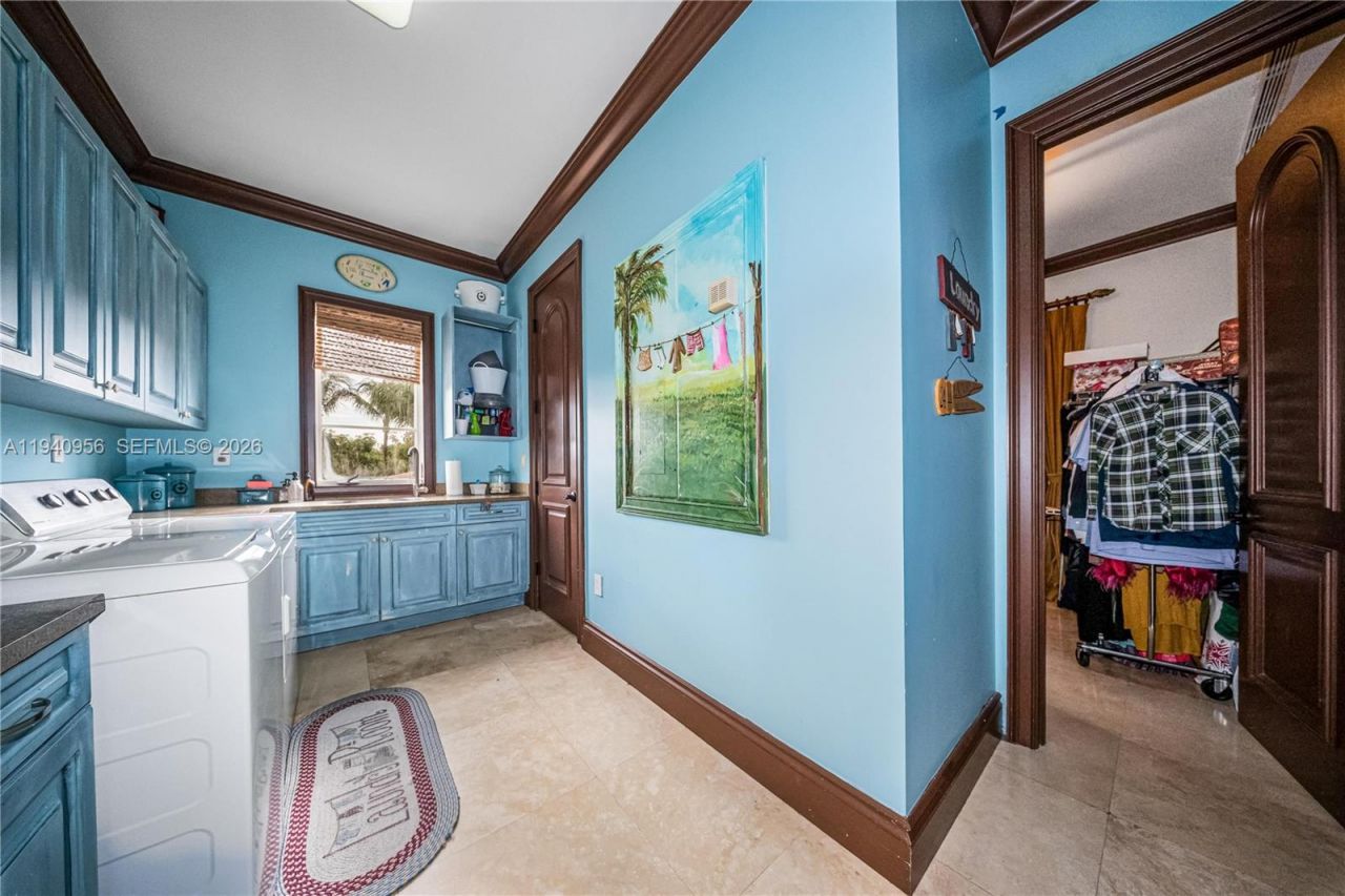 7538 SW 64th St , Miami, FL 33143 Photo