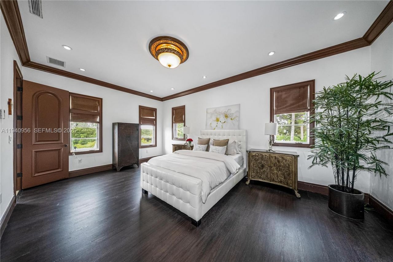 7538 SW 64th St , Miami, FL 33143 Photo