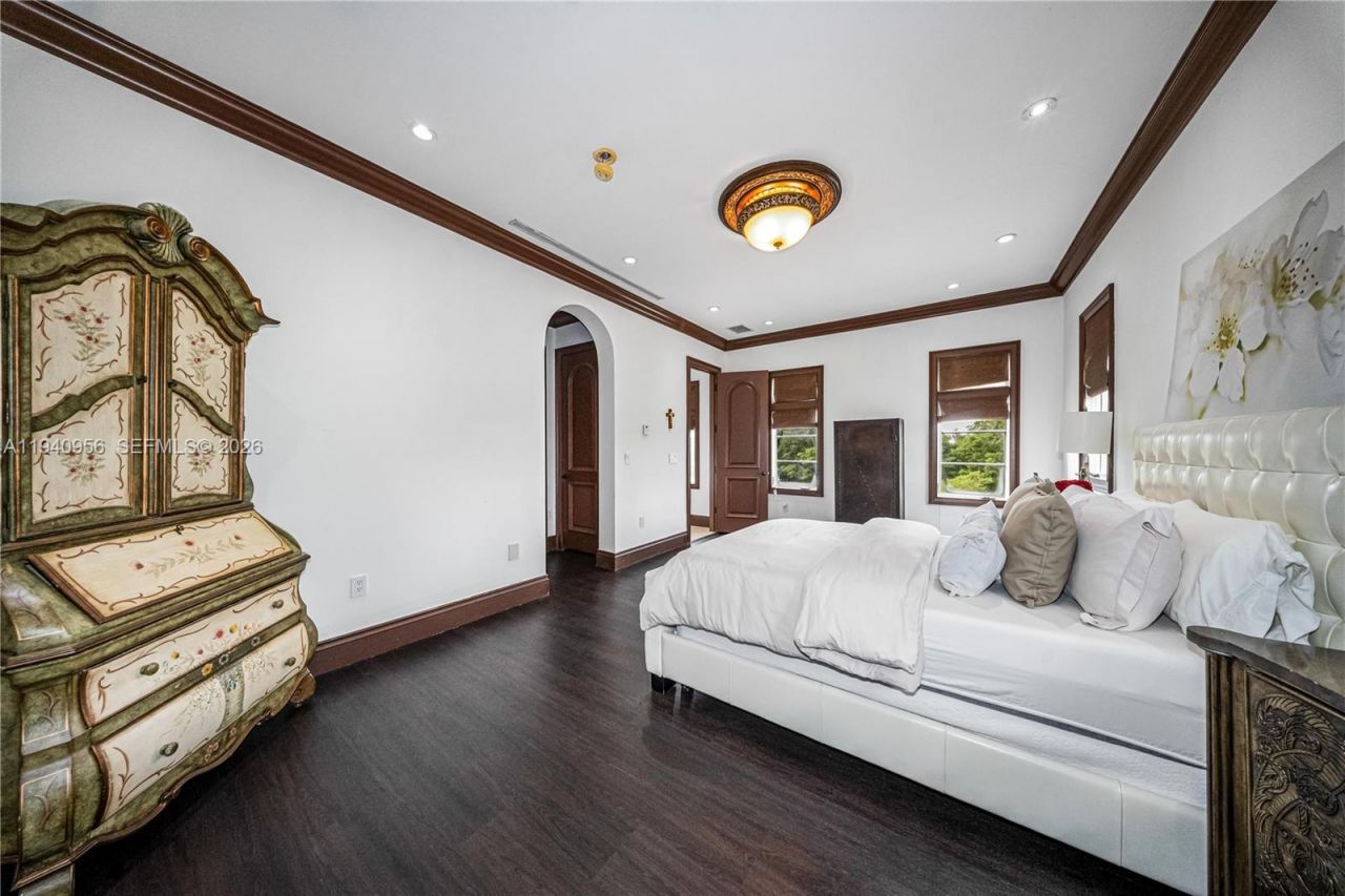 7538 SW 64th St , Miami, FL 33143 Photo