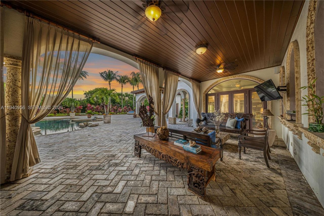 7538 SW 64th St , Miami, FL 33143 Photo