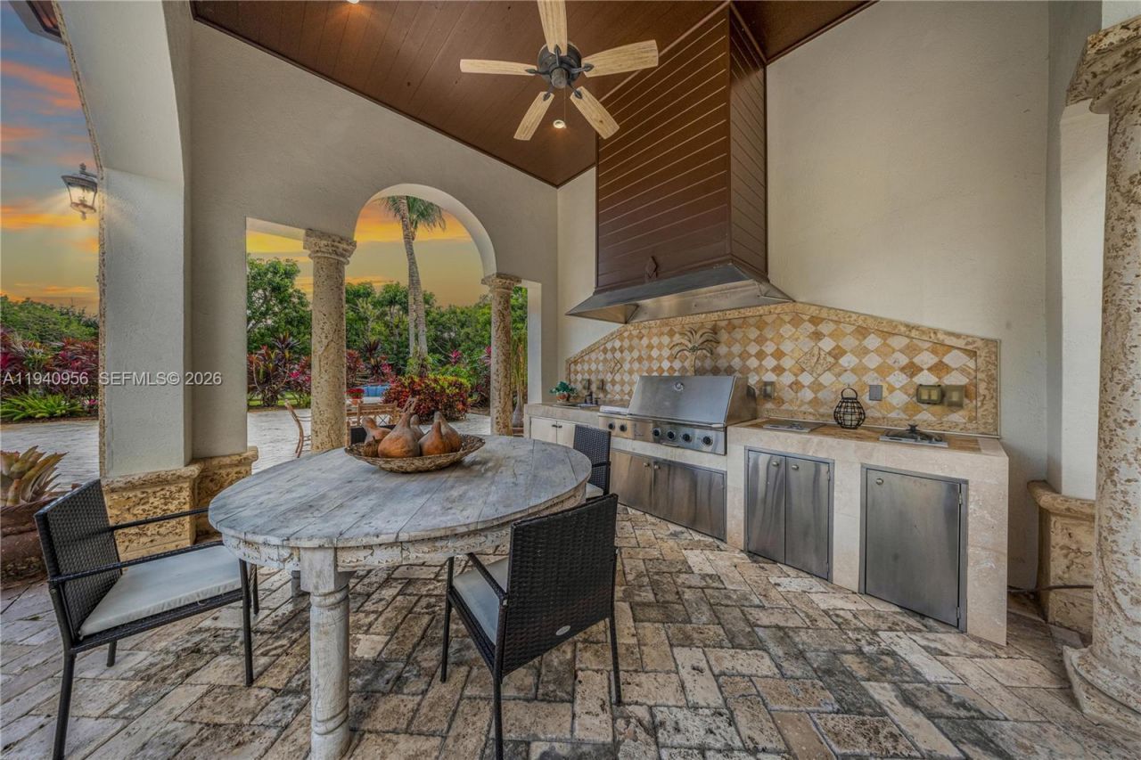 7538 SW 64th St , Miami, FL 33143 Photo