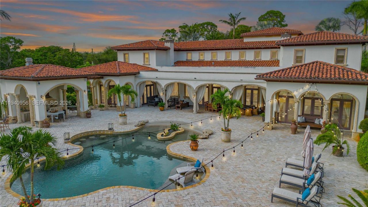 7538 SW 64th St , Miami, FL 33143 Photo