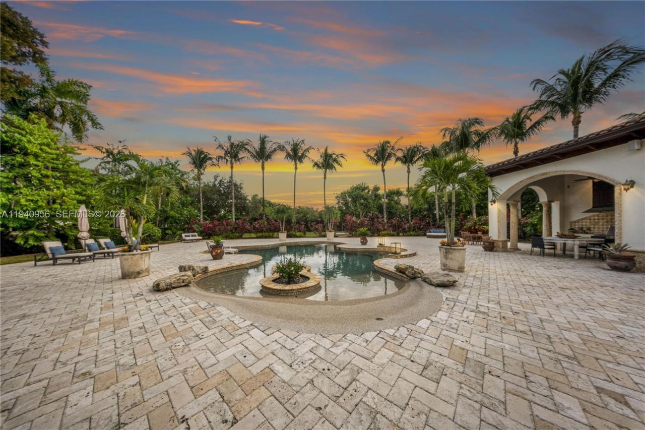 7538 SW 64th St , Miami, FL 33143 Photo