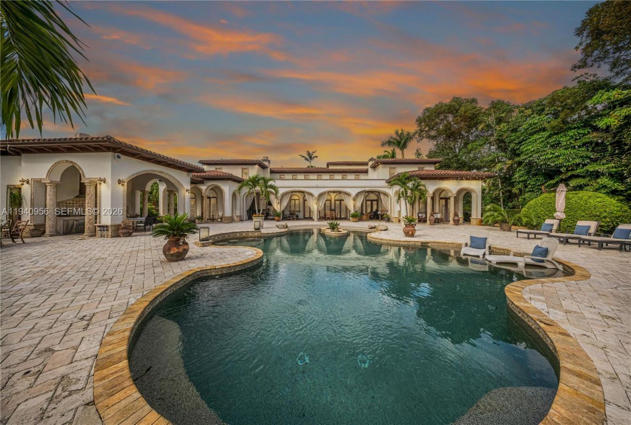 7538 SW 64th St , Miami, FL 33143 Photo