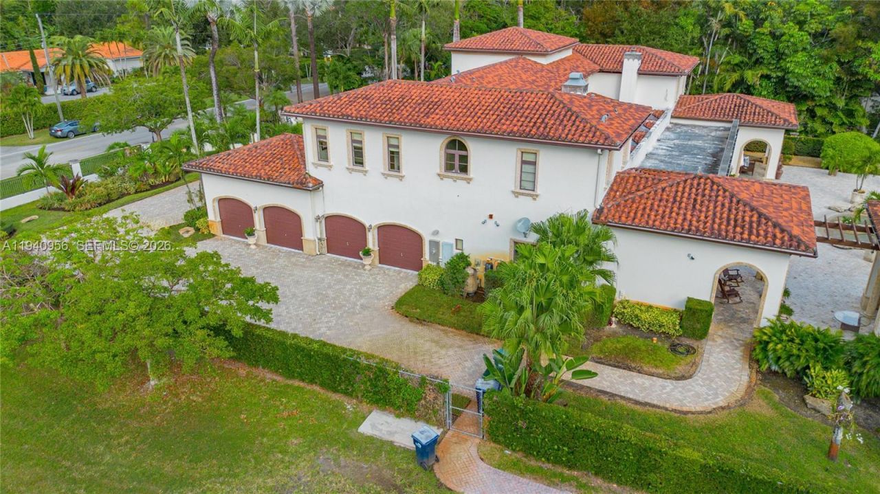 7538 SW 64th St , Miami, FL 33143 Photo