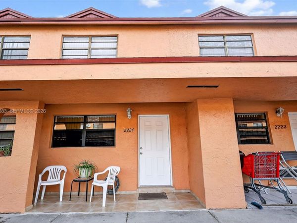 2224 W 53rd Pl, Unit 2224, Hialeah, FL 33016