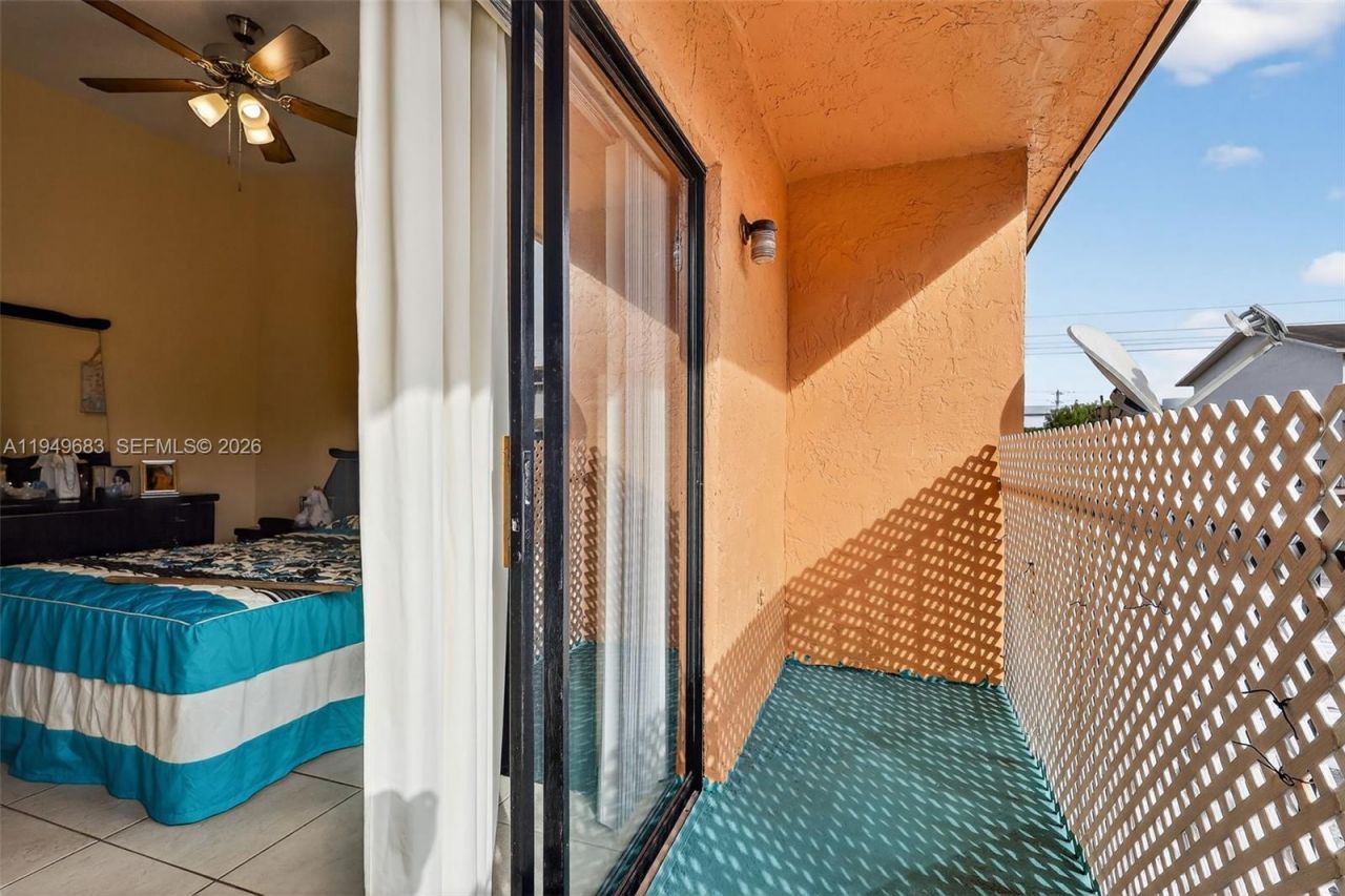 2224 W 53rd Pl, Unit 2224, Hialeah, FL 33016 Photo