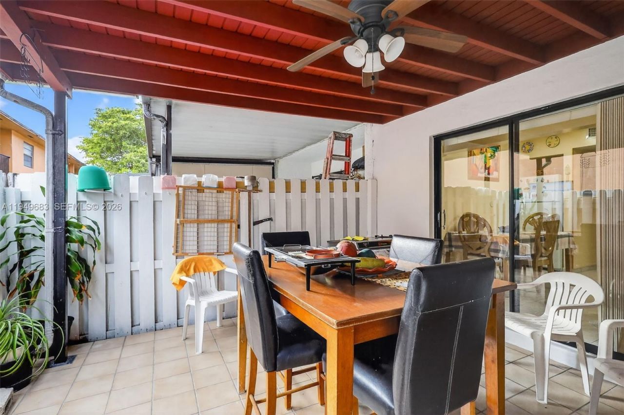 2224 W 53rd Pl, Unit 2224, Hialeah, FL 33016 Photo