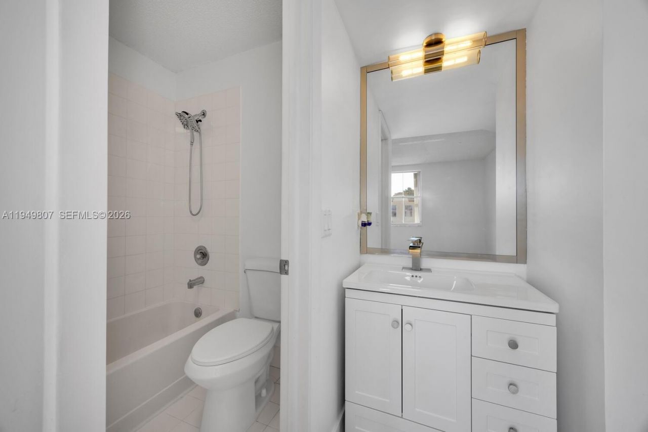 390 NW 86th Ct , Unit 803, Miami, FL 33126 Photo