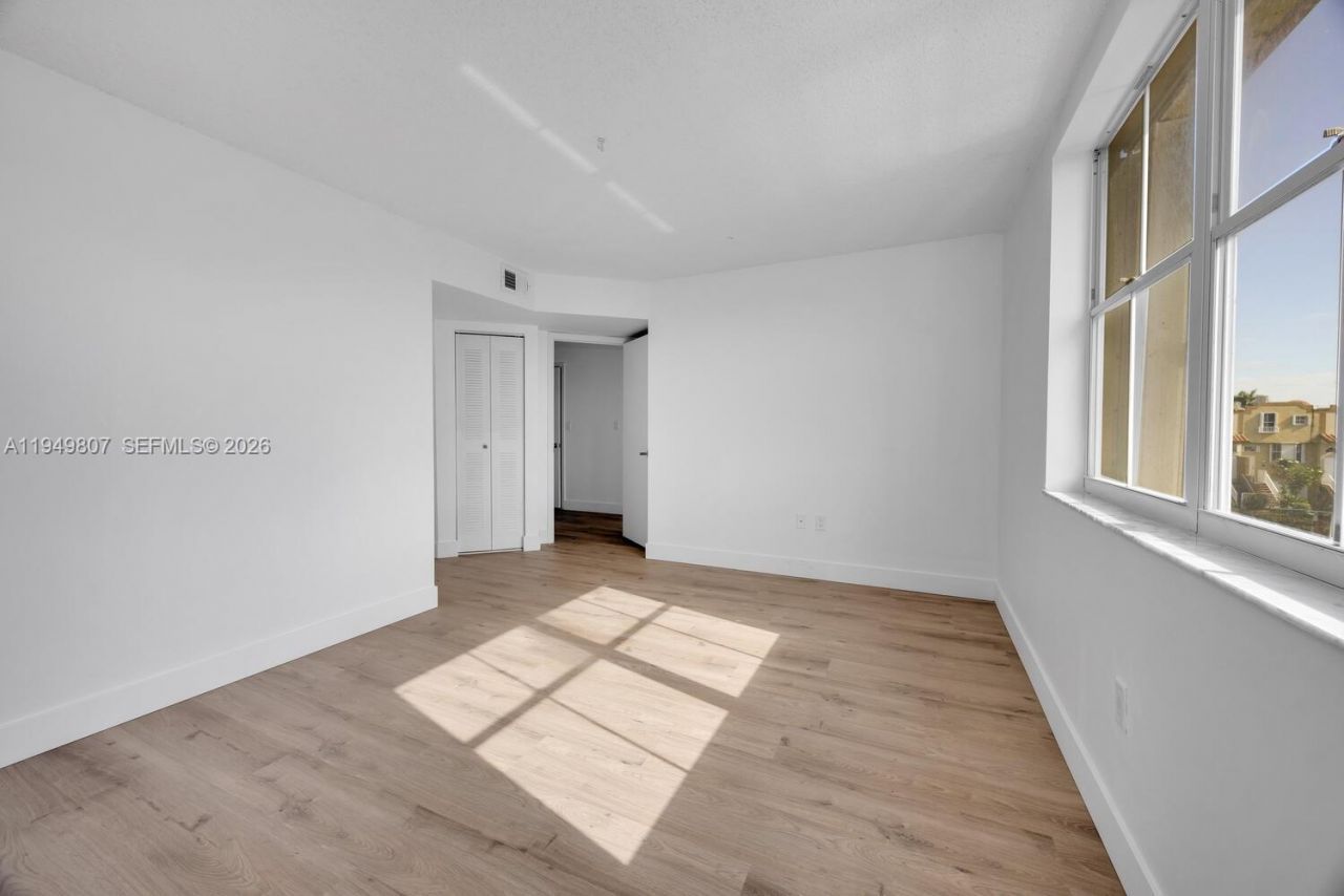 390 NW 86th Ct , Unit 803, Miami, FL 33126 Photo