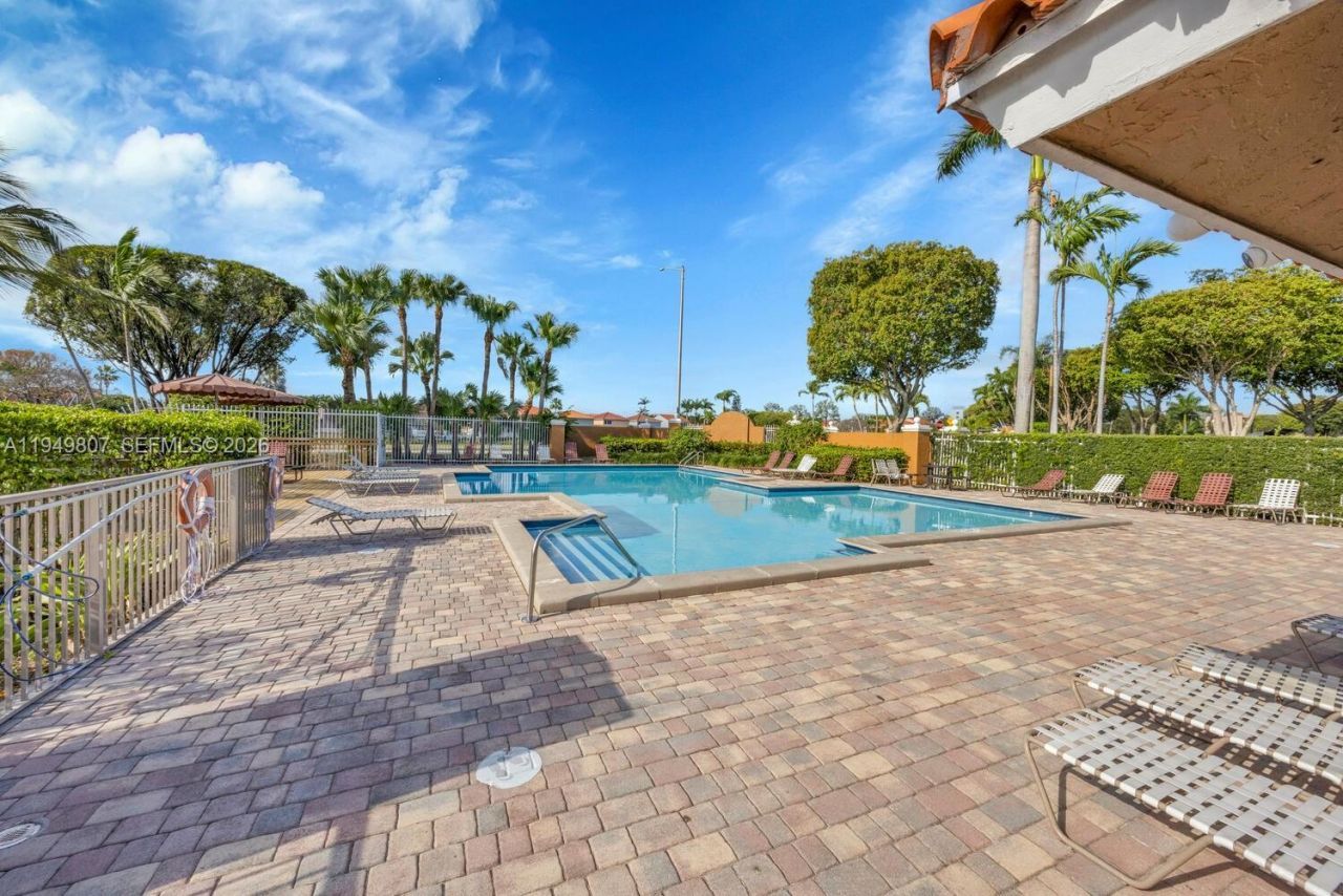 390 NW 86th Ct , Unit 803, Miami, FL 33126 Photo