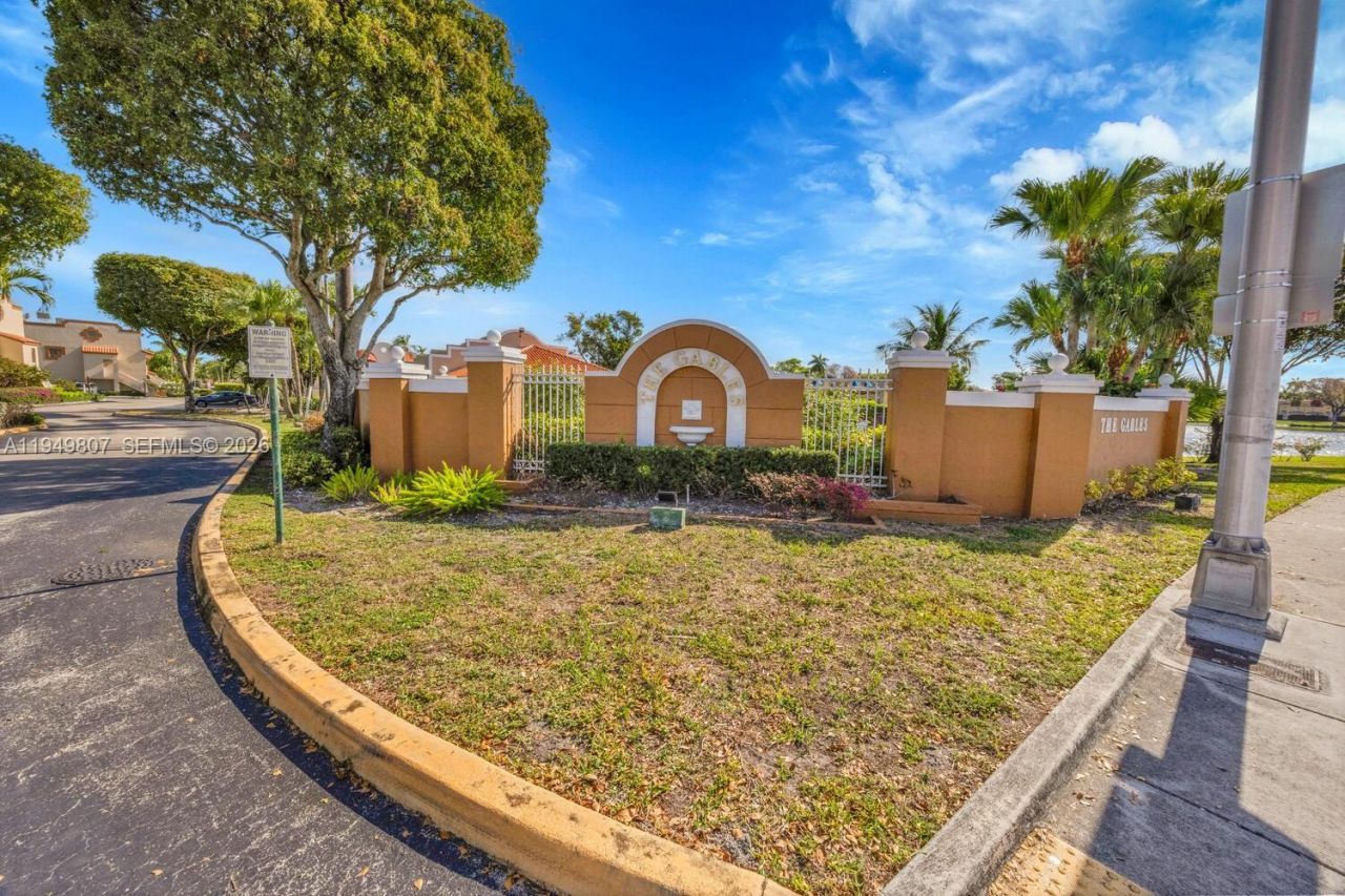 390 NW 86th Ct , Unit 803, Miami, FL 33126 Photo