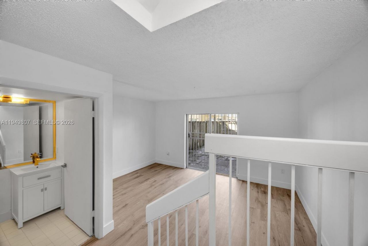 390 NW 86th Ct , Unit 803, Miami, FL 33126 Photo