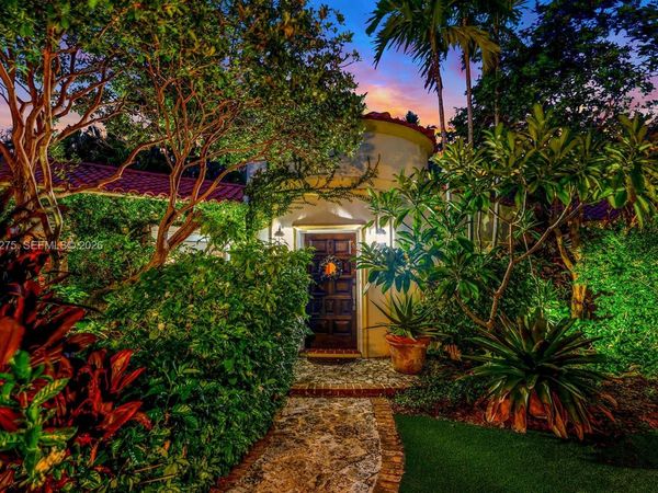 3701 Chase Ave, Miami Beach, FL 33140