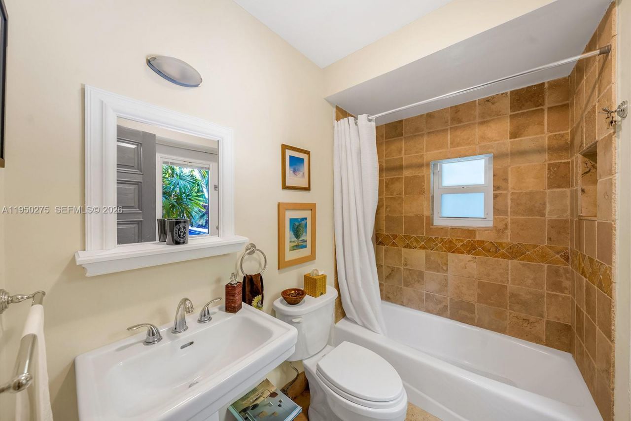 3701 Chase Ave, Miami Beach, FL 33140 Photo