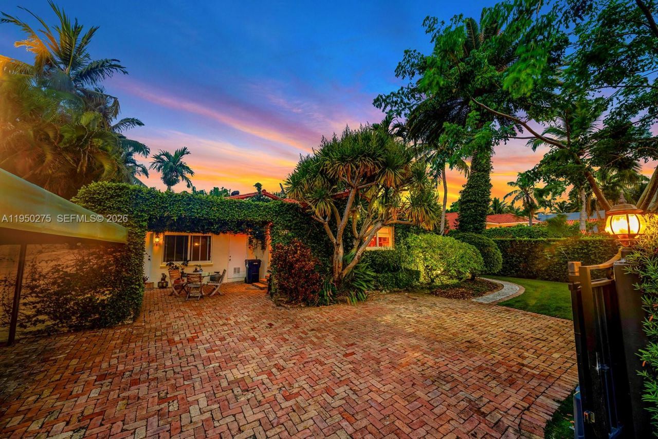 3701 Chase Ave, Miami Beach, FL 33140 Photo