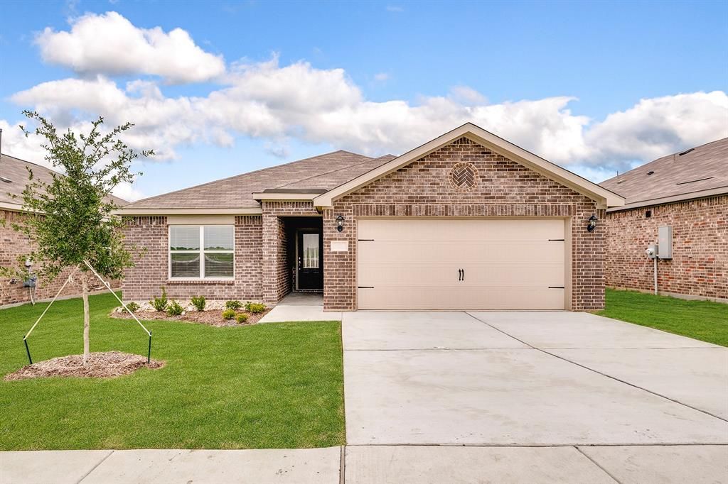 307 Julian Davis Drive, Venus, TX 76084 Main Photo