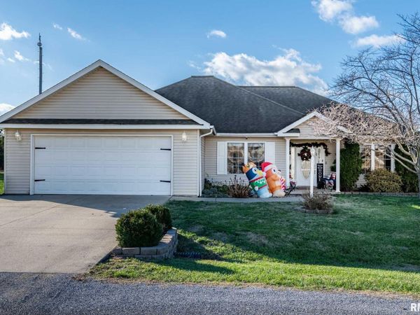 411 PRINCE Lane, Herrin, IL 62948