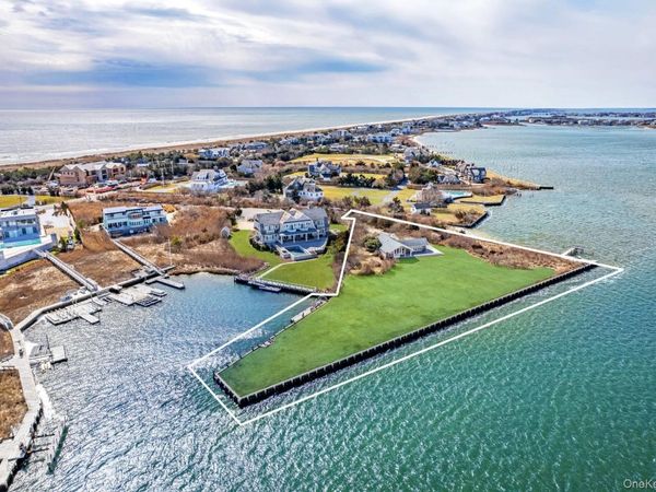 1 Waters Edge Drive , Quogue, NY 11959