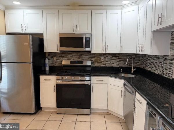 5 STOUT COURT, TRENTON, NJ 08648