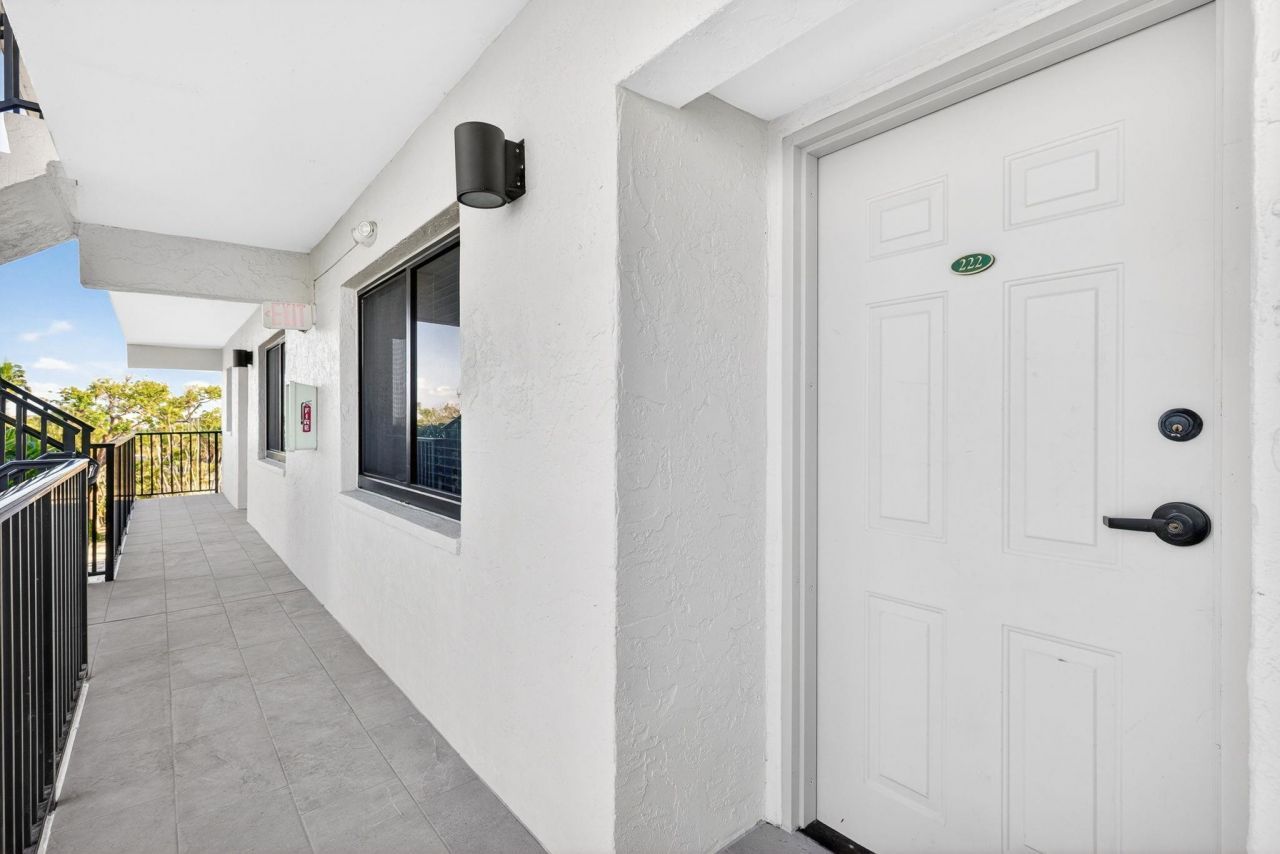 2737 W Gulf Dr, Unit 222, Sanibel, FL 33957 Photo
