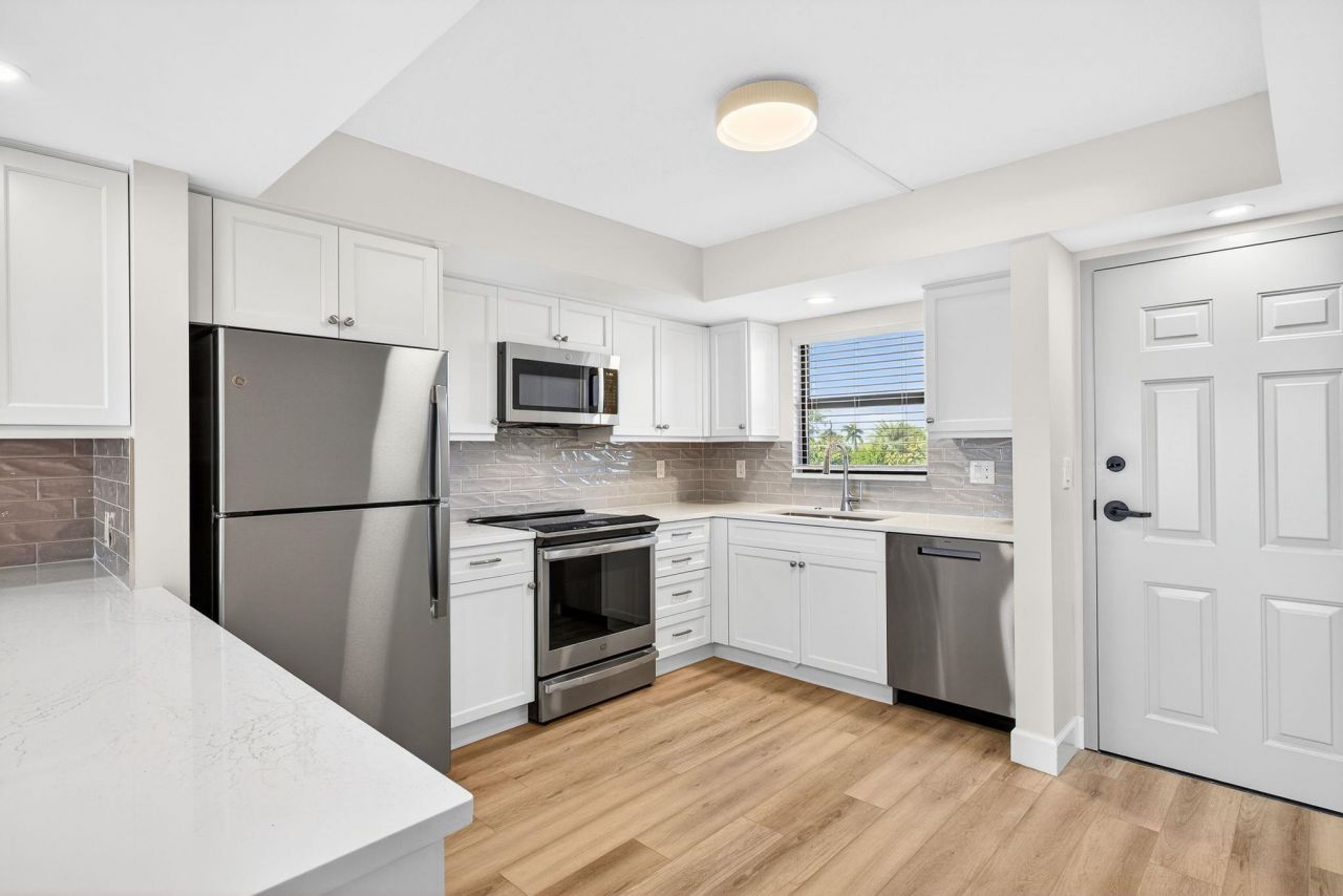 2737 W Gulf Dr, Unit 222, Sanibel, FL 33957 Photo