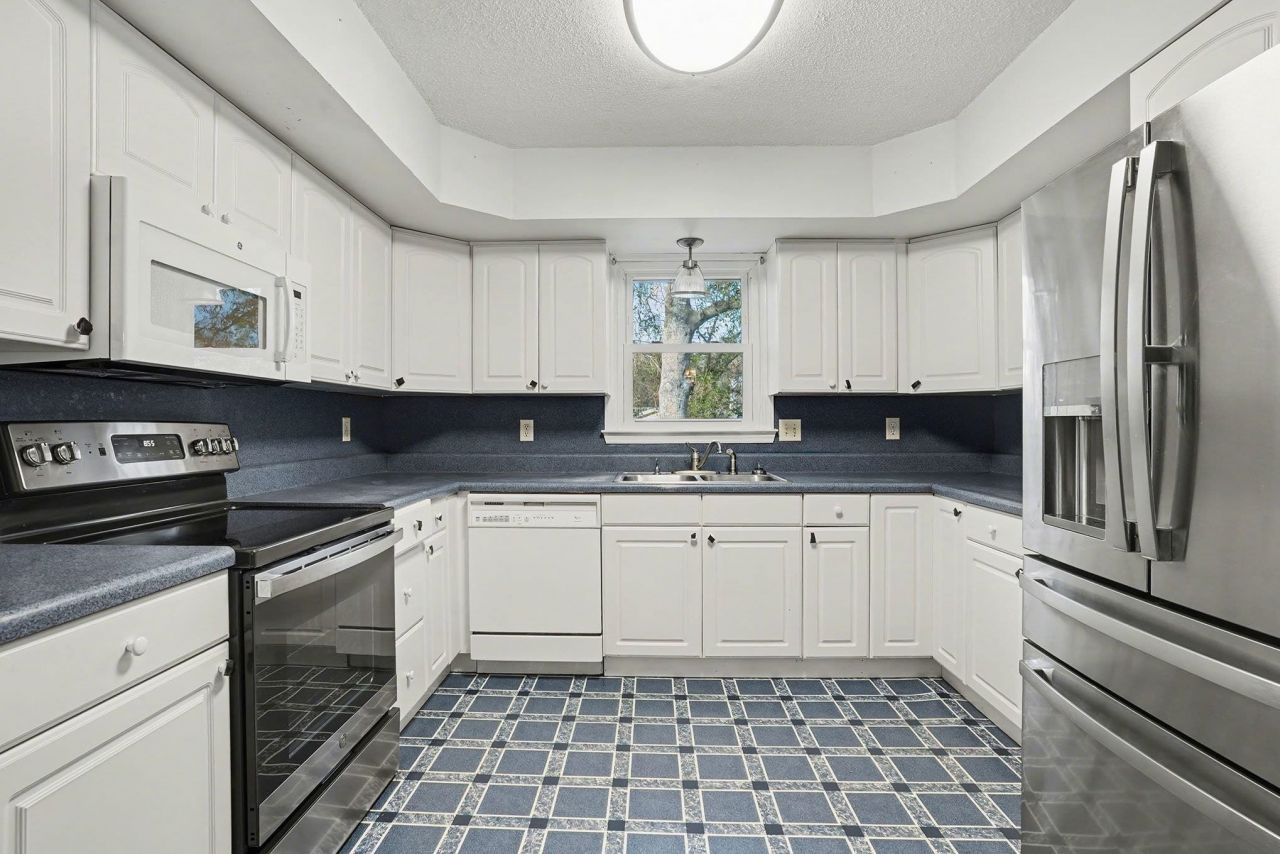 152 Brookgate Dr. Photo 11