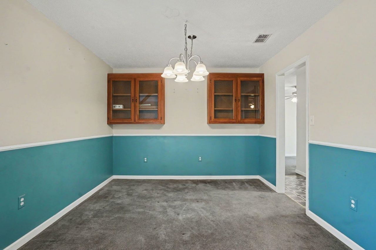 152 Brookgate Dr. Photo 9