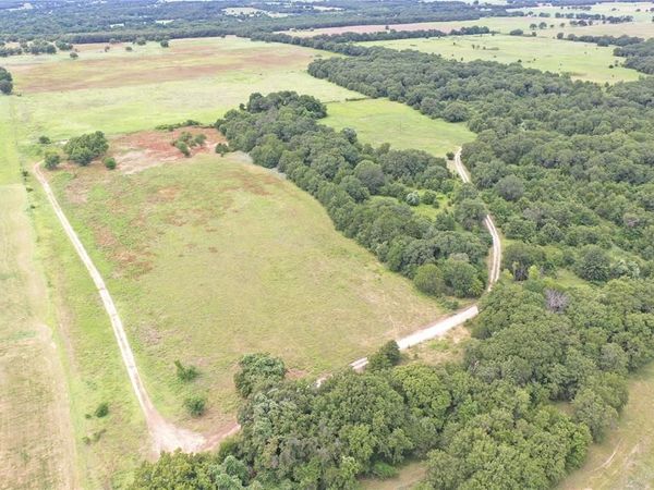 287 Mcclain Lane, Sunset, TX 76270