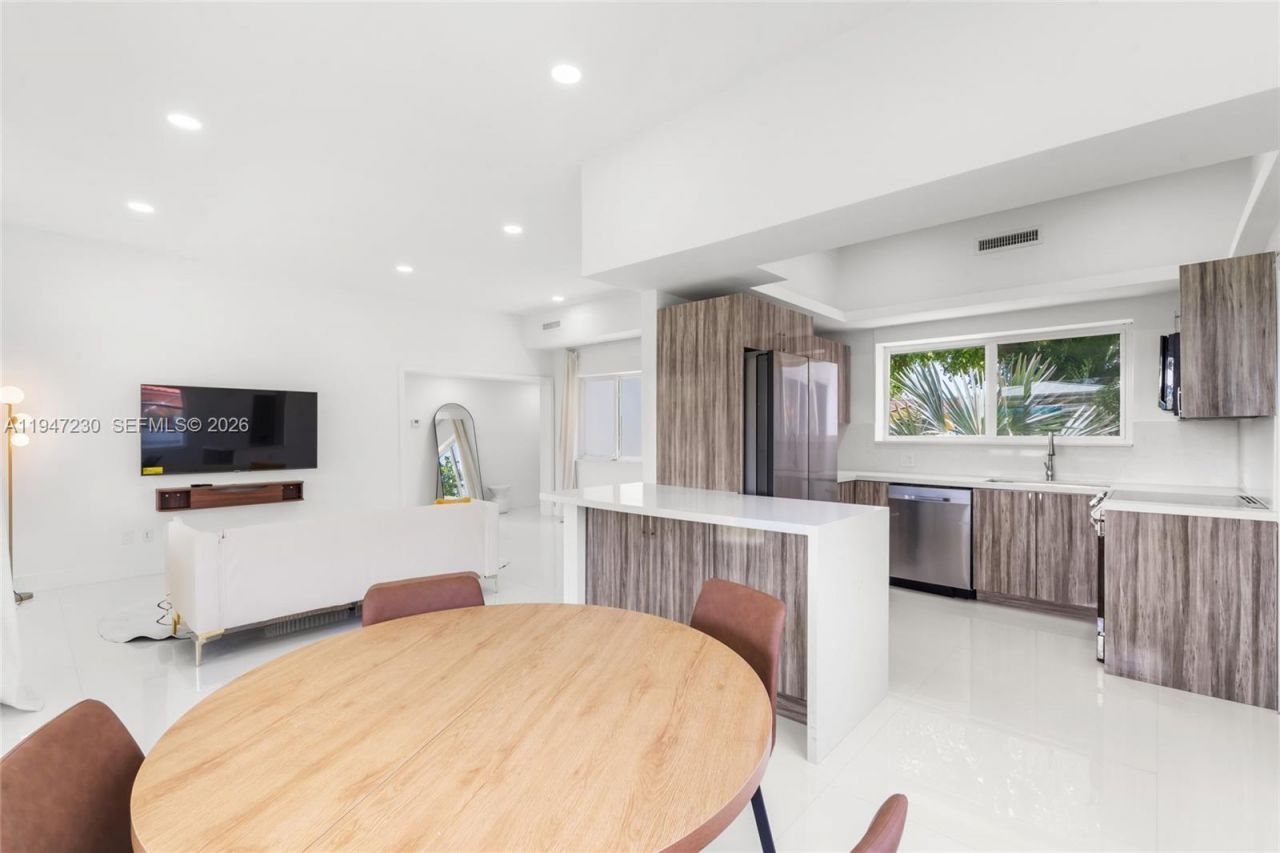 1581 Normandy Dr , Miami Beach, FL 33141 Photo