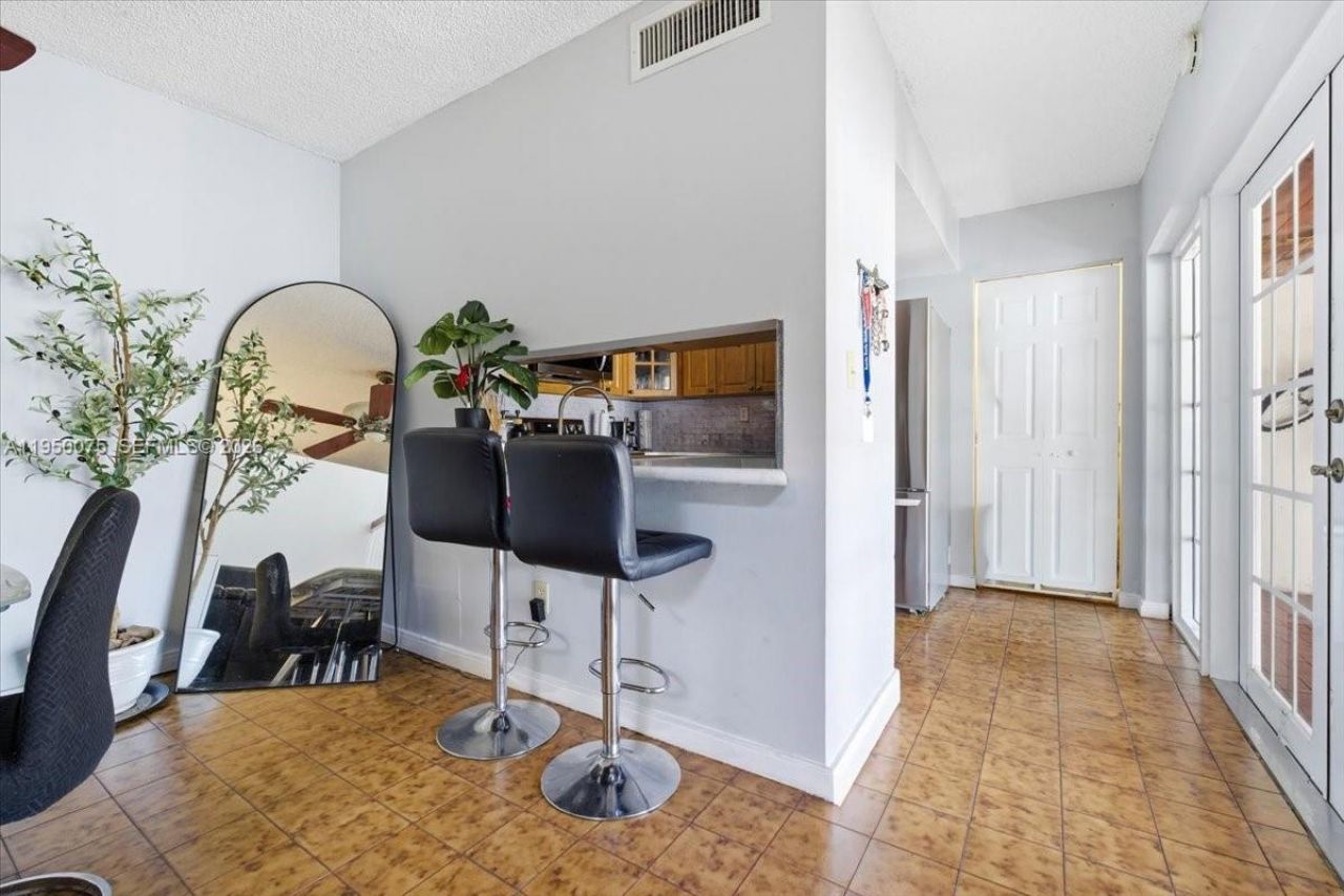 10133 NW 5th Ter, Unit 3-6, Miami, FL 33172 Photo