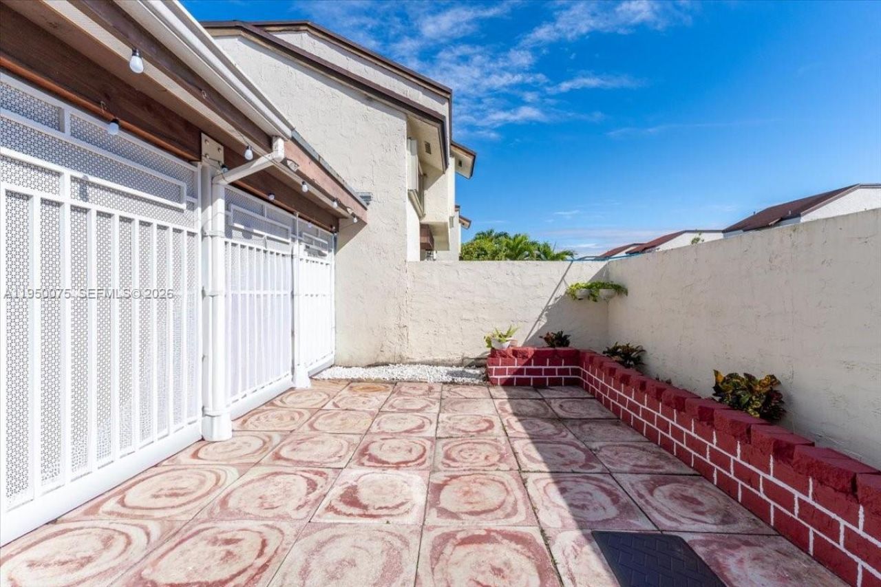 10133 NW 5th Ter, Unit 3-6, Miami, FL 33172 Photo