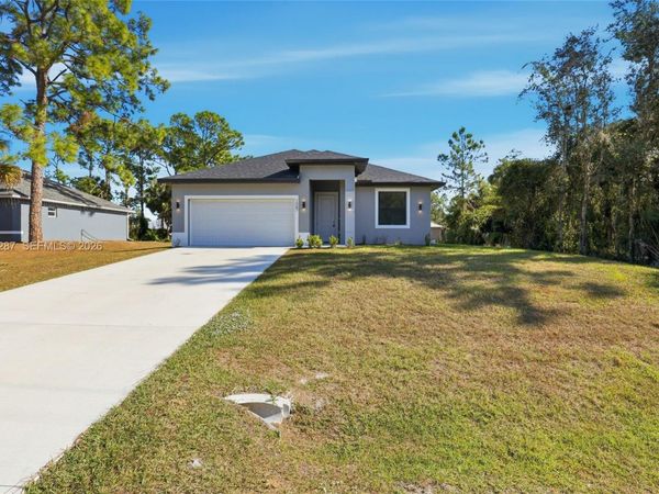1087 Rugby Ln, La Belle, FL 33935