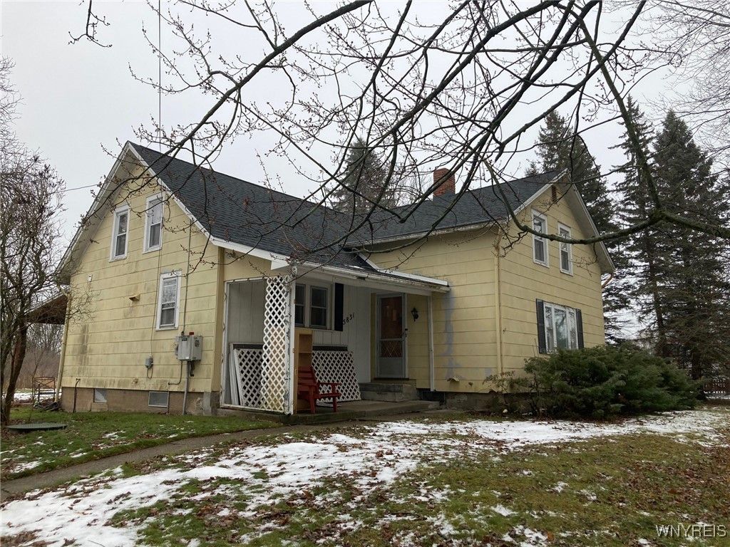 5831 Shawnee Road, Sanborn, NY 14132 Main Photo