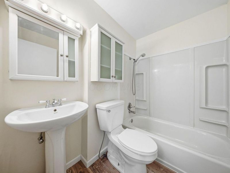 41 N Hampton Street, West Jefferson, OH 43162 Photo 12