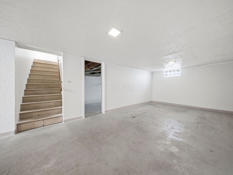 41 N Hampton Street, West Jefferson, OH 43162 Photo 24