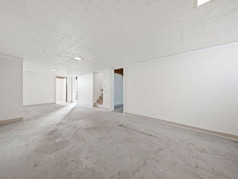 41 N Hampton Street, West Jefferson, OH 43162 Photo 26