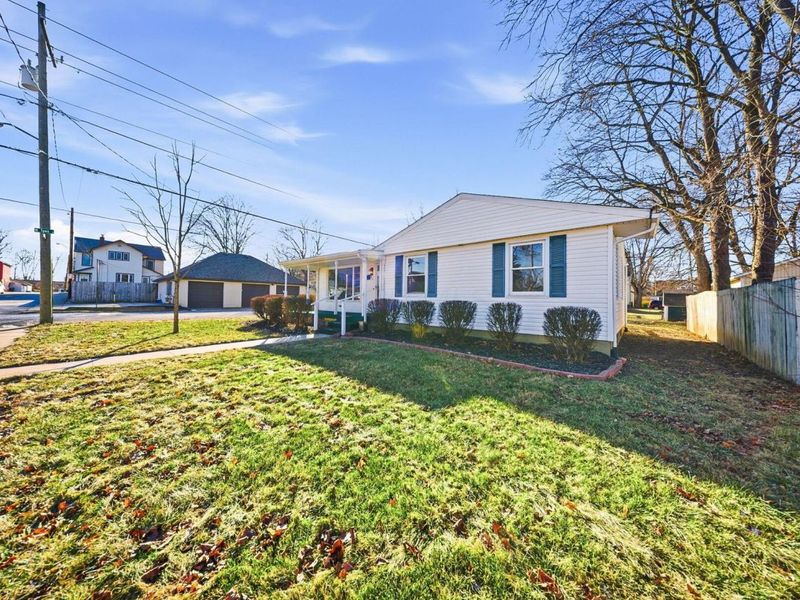 41 N Hampton Street, West Jefferson, OH 43162 Photo 3