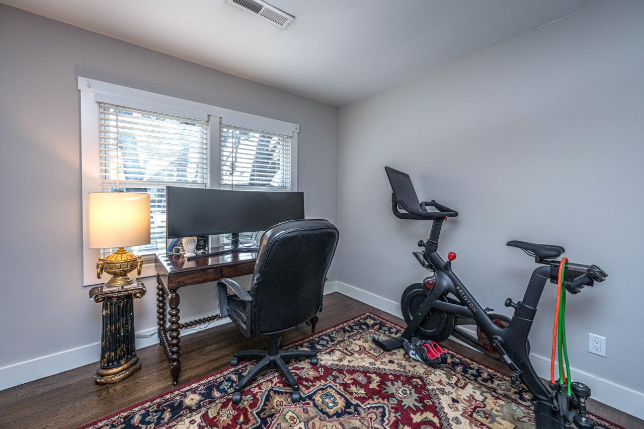 719 Swan Avenue Photo 38