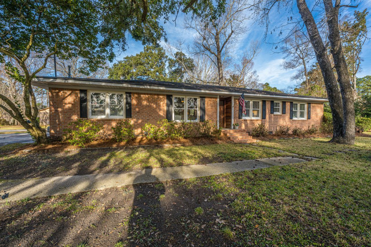 719 Swan Avenue Photo 4