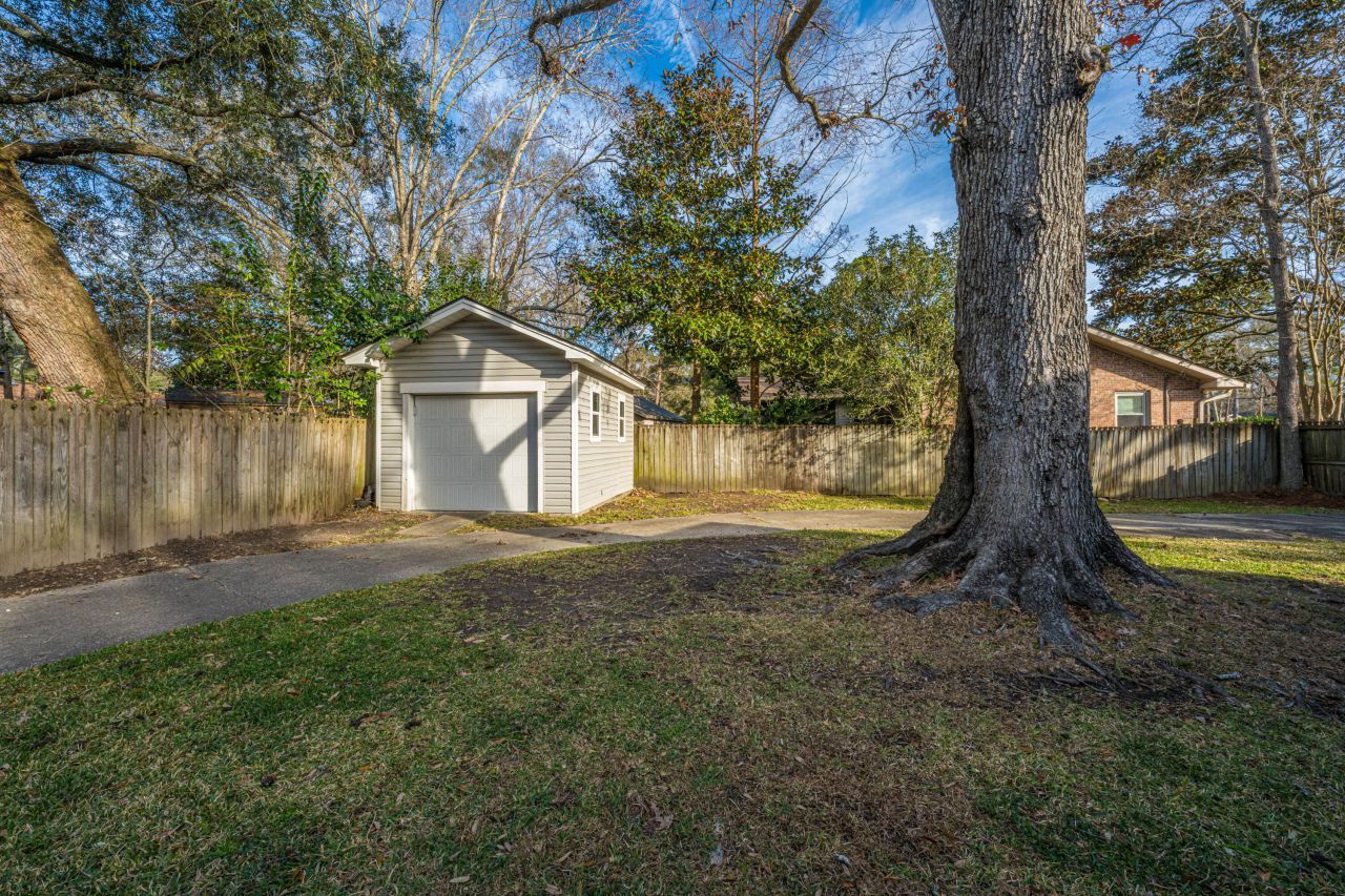 719 Swan Avenue Photo 44