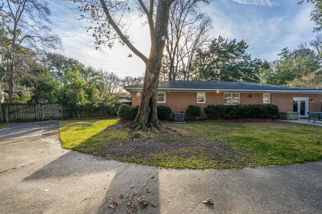 719 Swan Avenue Photo 46