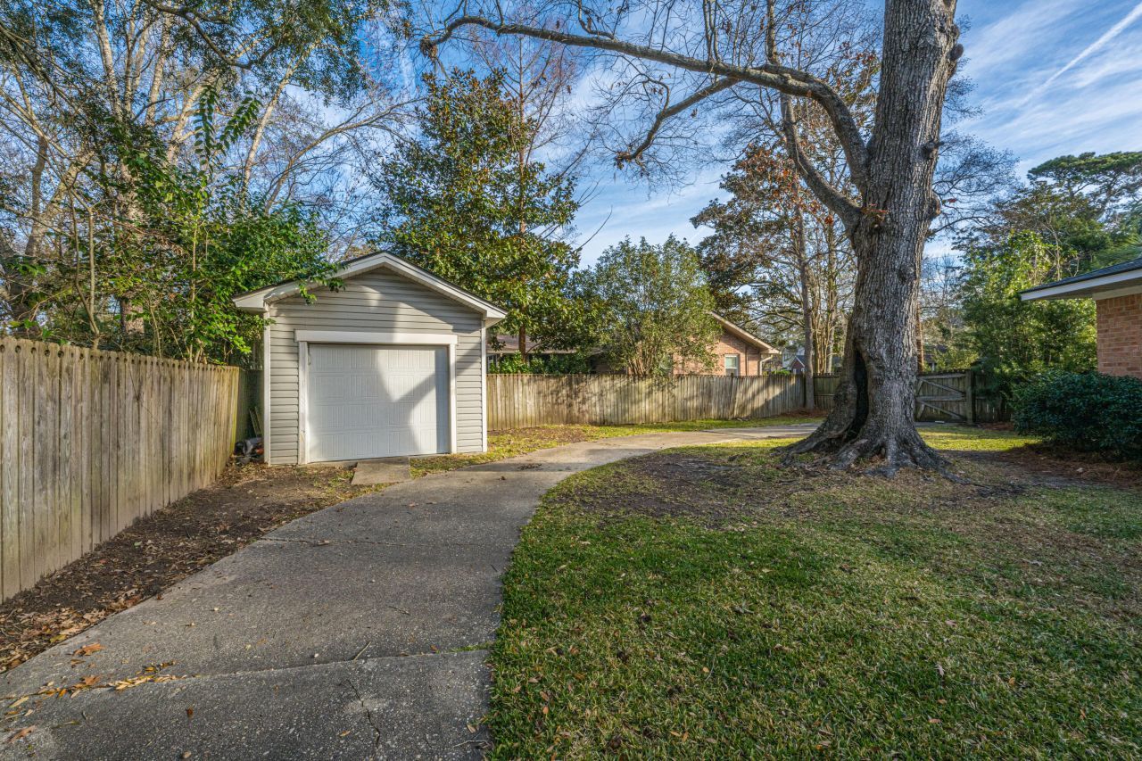 719 Swan Avenue Photo 47