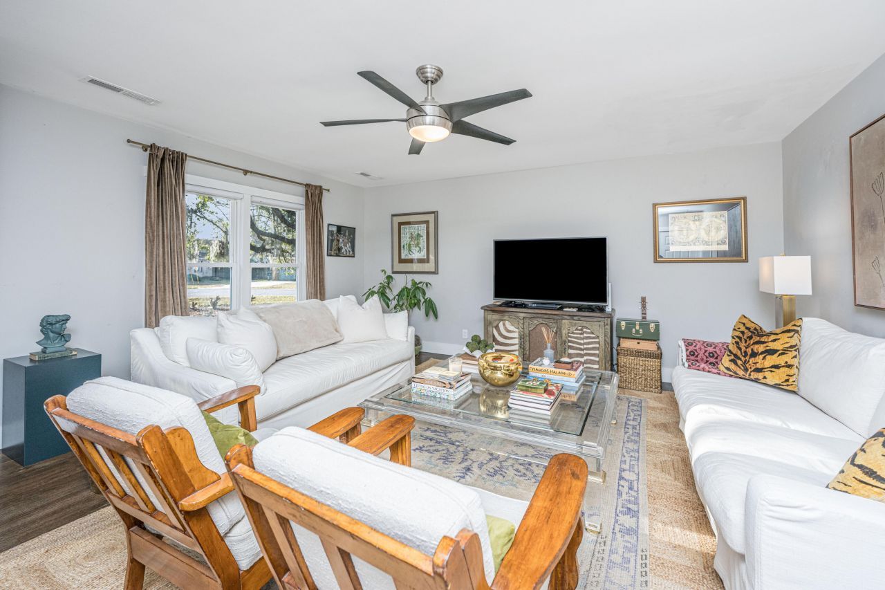 719 Swan Avenue Photo 8