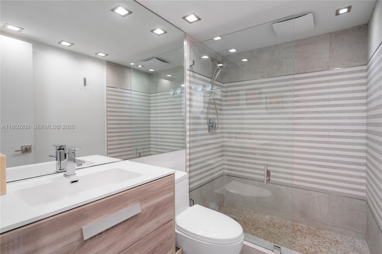 5750 Collins Ave, Unit 15E, Miami Beach, FL 33140 Photo