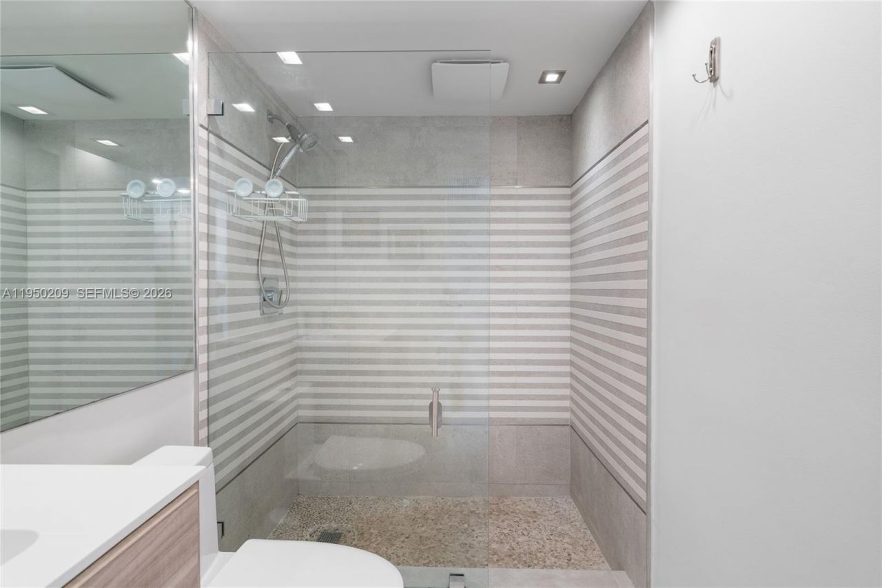 5750 Collins Ave, Unit 15E, Miami Beach, FL 33140 Photo